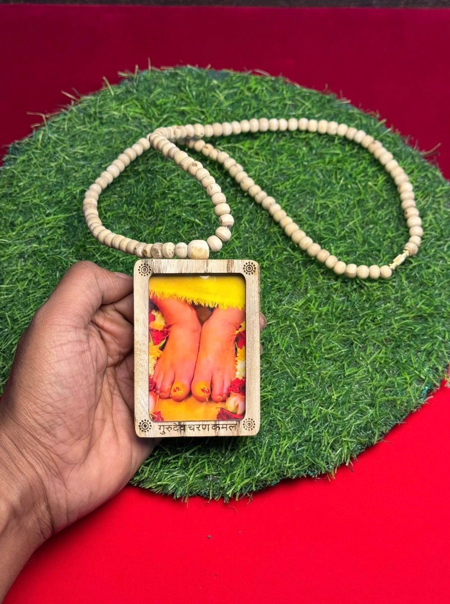 Shri Premanand Ji Maharaj Photo Locket Tulsi Mala